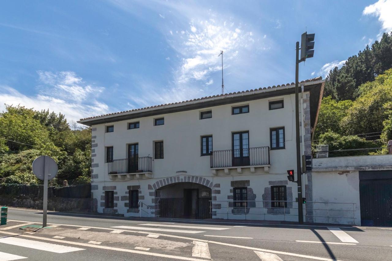 דירות Antigua Casa De Escritor En La Playa De מונדקה מראה חיצוני תמונה